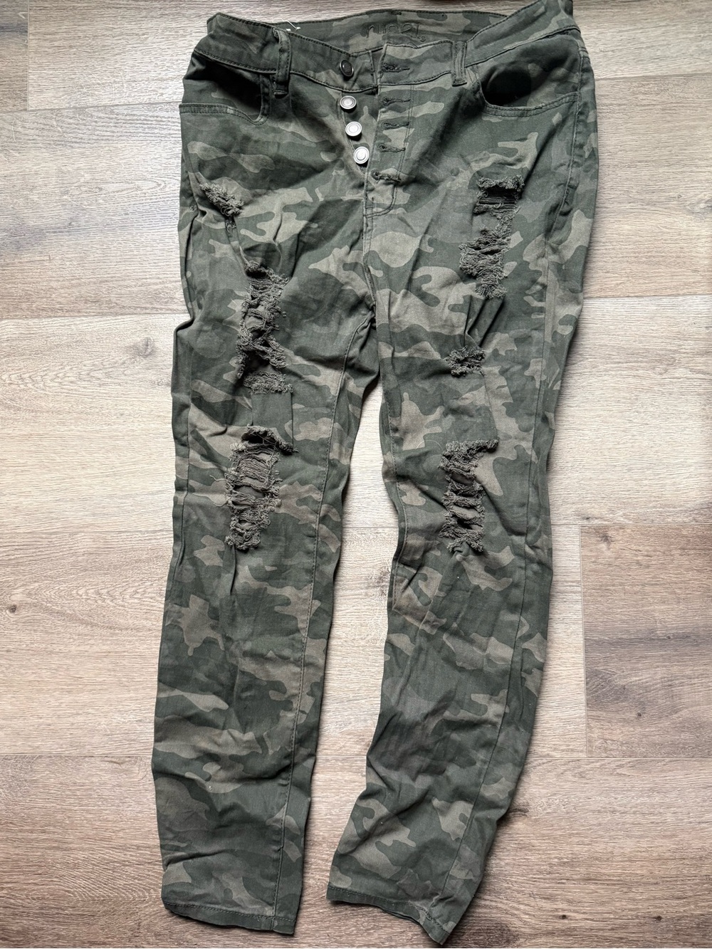 Rue21 Women's Skinny Camo Pants in Olive Green